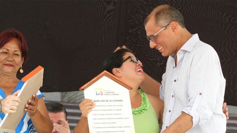 VICEPRESIDENTE ENTREGA LAS PRIMERAS 100 CASAS EN EL GUABITO DE ...