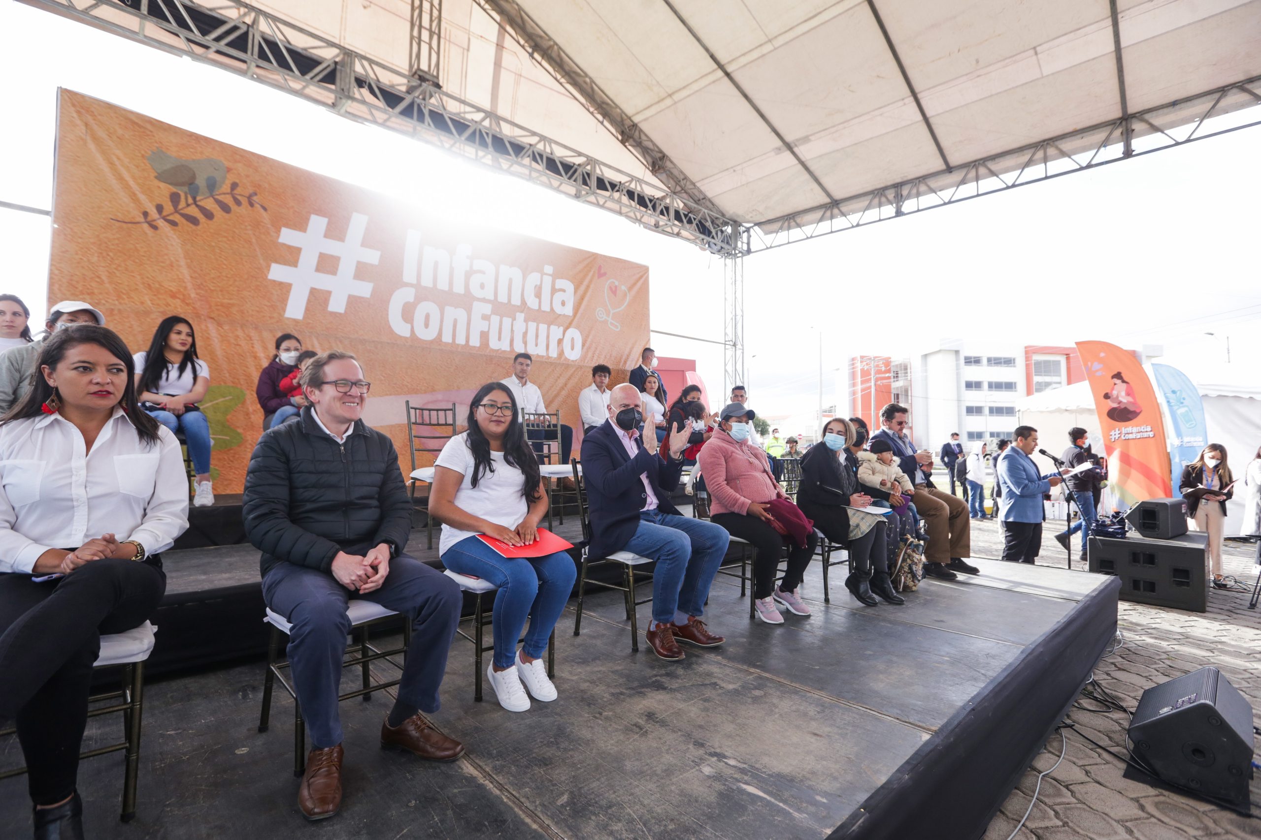 El Señor Vicepresidente durante el evento de Lucha contra DCI en la ciudad de Riobamba.