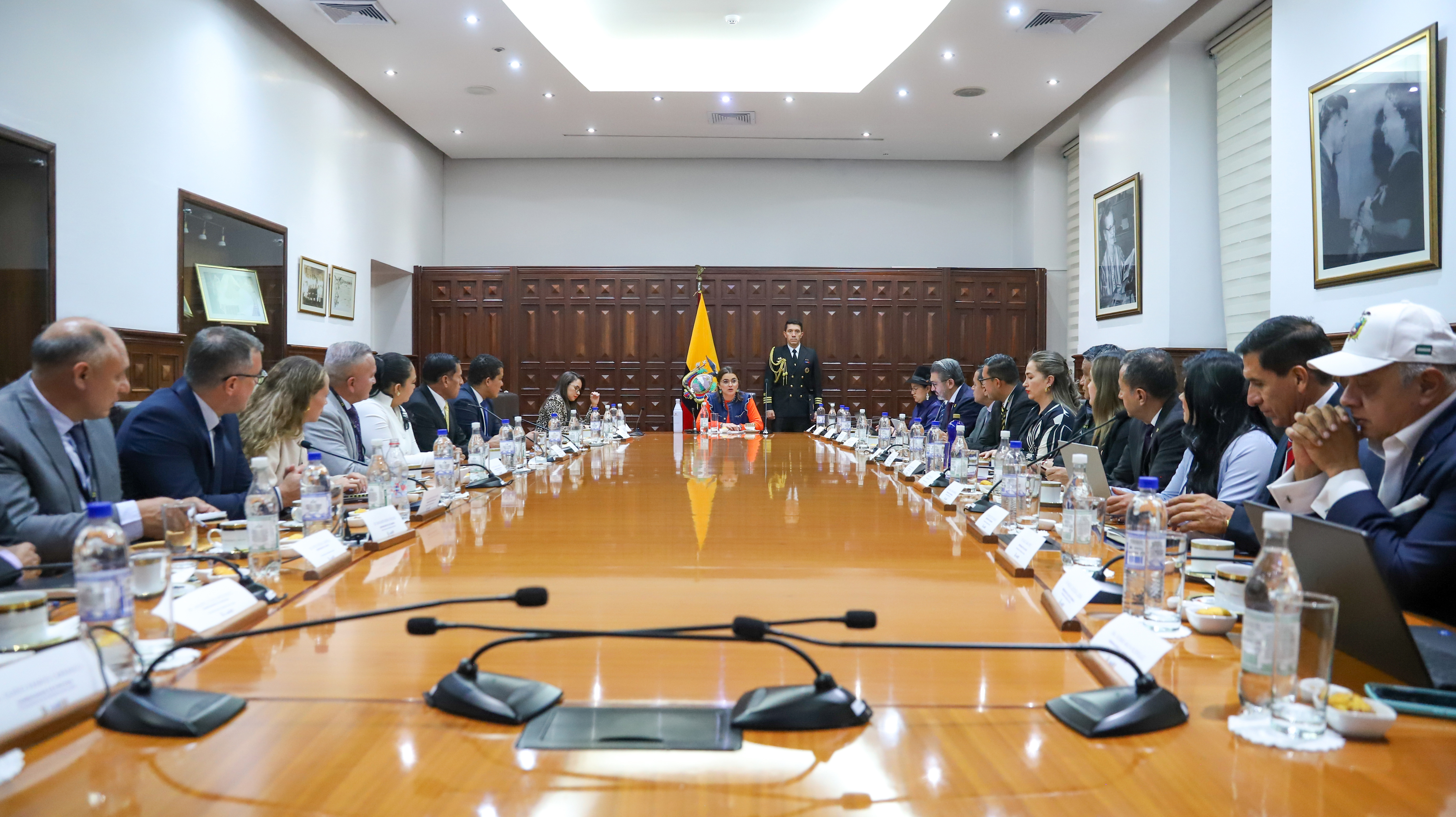 La Vicepresidenta, María José Pinto, construye líneas de acción con los Gobernadores del país