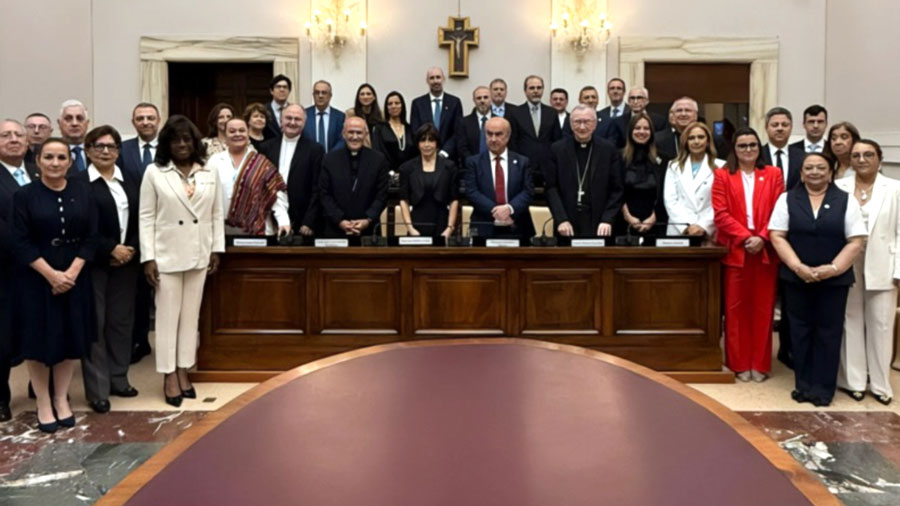 VICEPRESIDENTA MARÍA JOSÉ PINTO IMPULSA EN UN ENCUENTRO DE ALTO NIVEL EN EL VATICANO EL ABORDAJE DE LA SALUD MENTAL EN LA EDUCACIÓN